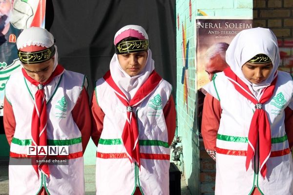 عزاداری دانش آموزان پیشتاز مدرسه جهادگران یاسوج در سوگ سردار دلها