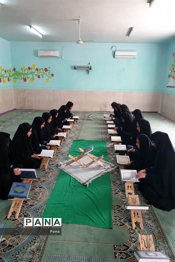 سوگواری دانش‌آموزان پیشتاز فارس در رثای سردار شهید قاسم سلیمانی