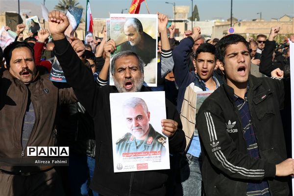 راهپیمایی عظیم مردم شیراز در پی شهادت سردار سپهبد قاسم سلیمانی