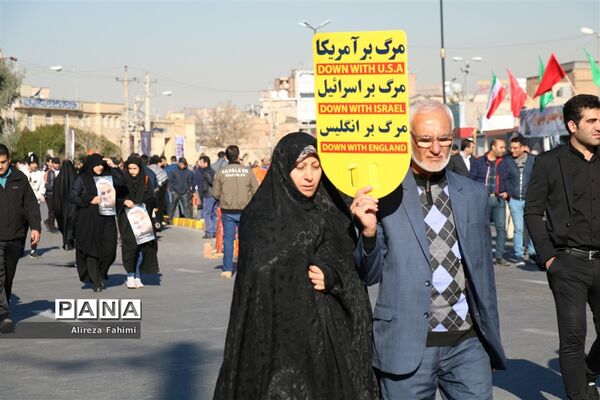 راهپیمایی عظیم مردم شیراز در پی شهادت سردار سپهبد قاسم سلیمانی
