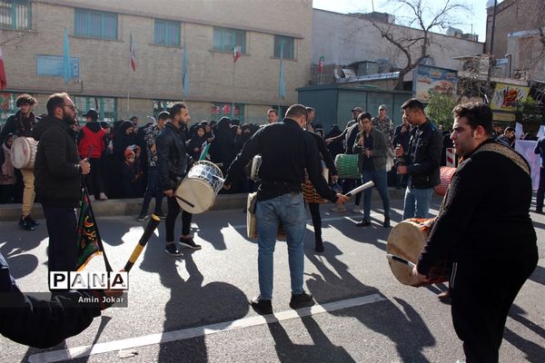 راهپیمایی مردم شیراز در مراسم بزرگداشت سردار شهید حاج قاسم سلیمانی