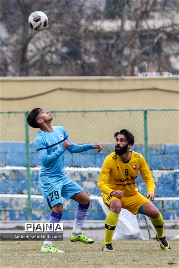 دیدار تیم های فوتبال نود ارومیه و علم و ادب تبریز