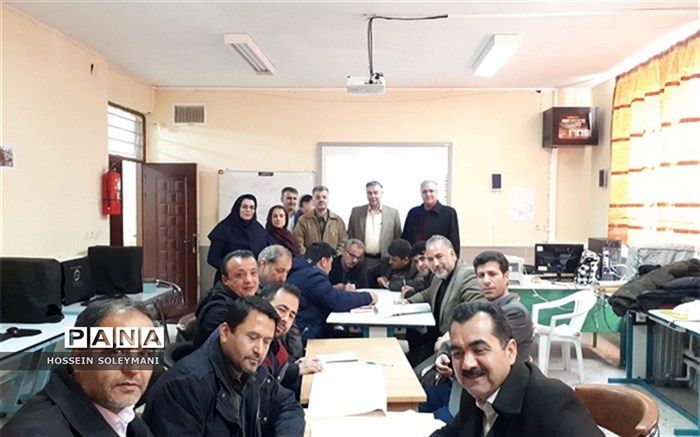 کارگاه آموزشی ترویج کتابخوانی و تبیین تشکیل باشگاه های کتابخوانی در مدارس زبرخان برگزار شد