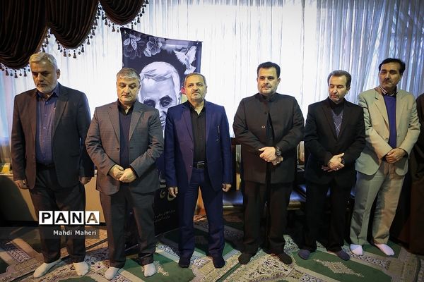 مراسم بزرگداشت شهادت سردار قاسم سلیمانی در معاونت پرورشی آموزش و پرورش