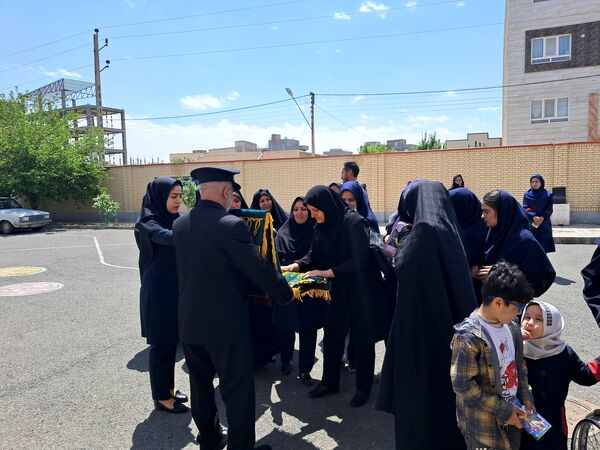 پرچم متبرک رضوی در مدارس شهرستان عجب‌شیر 