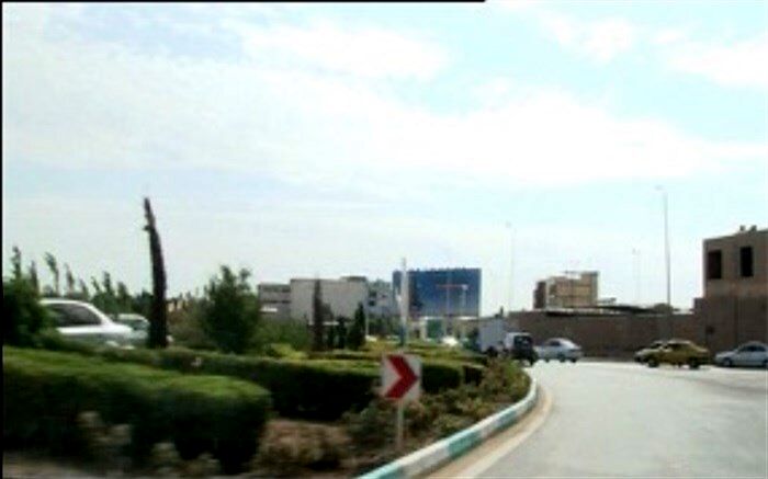 میدان شهدای محراب یزد بهمن ماه به بهره بردای می‌رسد
