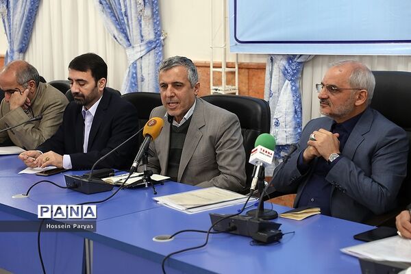 نشست صمیمی وزیر آموزش و پرورش با نمایندگان اولیای دانش‌آموزان کشور