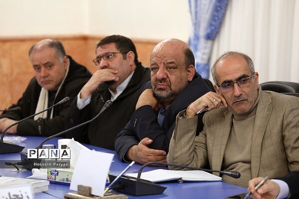 نشست صمیمی وزیر آموزش و پرورش با نمایندگان اولیای دانش‌آموزان کشور