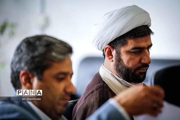 نشست مشترک اداره قرآن، عترت و نماز وزارت آموزش و پرورش با ستاد اقامه نماز