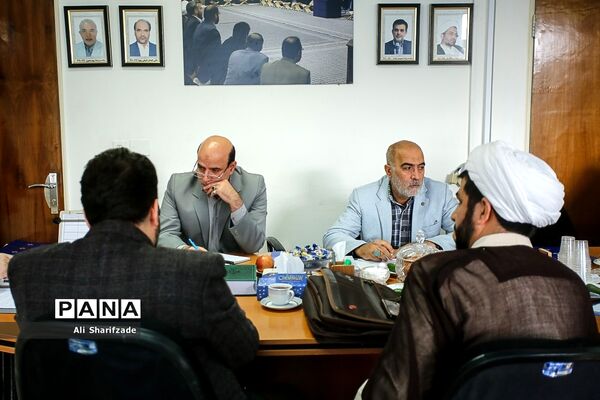 نشست مشترک اداره قرآن، عترت و نماز وزارت آموزش و پرورش با ستاد اقامه نماز