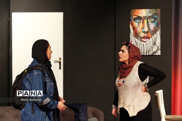 اجرای نمایش «۳/۱۴» در تماشاخانه هامون