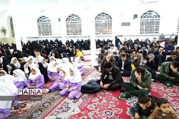 گرامیداشت یاد شهدا توسط دانش آموزان مدارس شاهد ابرکوه