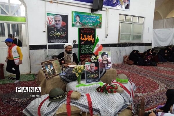 گرامیداشت یاد شهدا توسط دانش آموزان مدارس شاهد ابرکوه