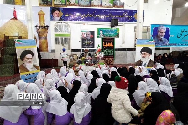 گرامیداشت یاد شهدا توسط دانش آموزان مدارس شاهد ابرکوه