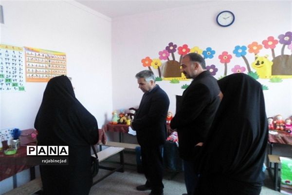 نمایشگاه دست‌ساز دانش‌آموزان شهید محمود زارع ابرکوه