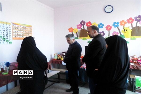نمایشگاه دست‌ساز دانش‌آموزان شهید محمود زارع ابرکوه