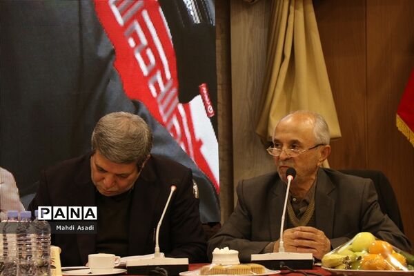نشست مشترک وزیر آموزش و پرورش با جمعی از خیرین مدرسه ساز استان خراسان رضوی