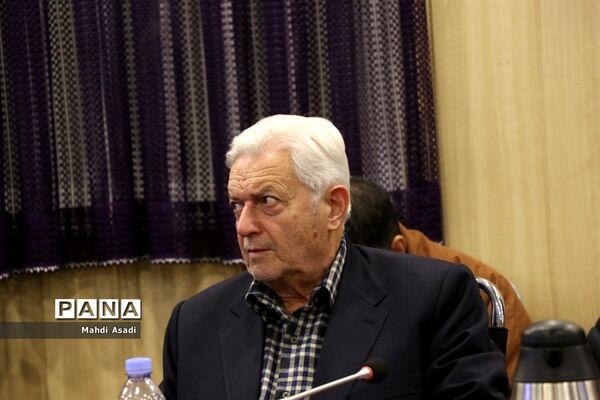 نشست مشترک وزیر آموزش و پرورش با جمعی از خیرین مدرسه ساز استان خراسان رضوی