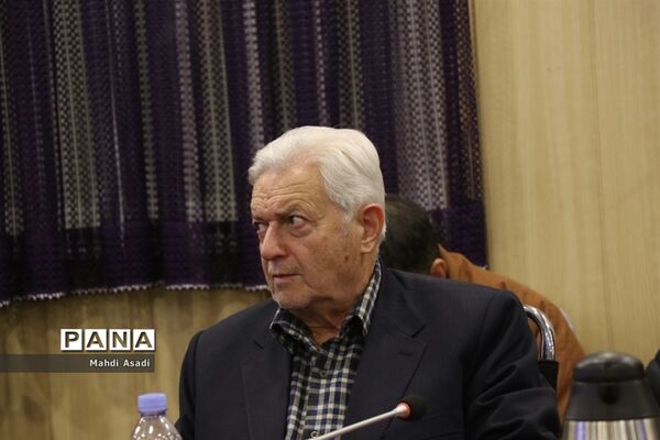 نشست مشترک وزیر آموزش و پرورش با جمعی از خیرین مدرسه ساز استان خراسان رضوی