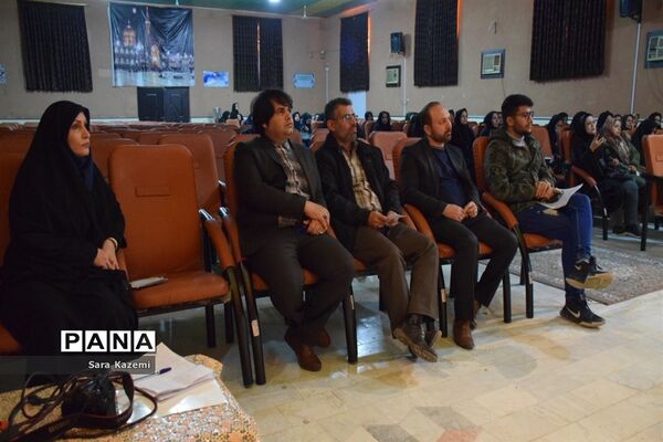 برگزاری کارگاه سواد رسانه، خبرنویسی و عکاسی خبری در آبادان