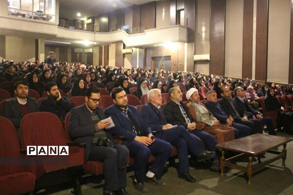 همایش بیانیه گام دوم و یاوران انقلاب