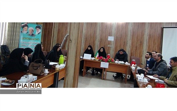 برگزاری جلسه هماهنگی برپایی نمایشگاه مدرسه انقلاب درفاروج