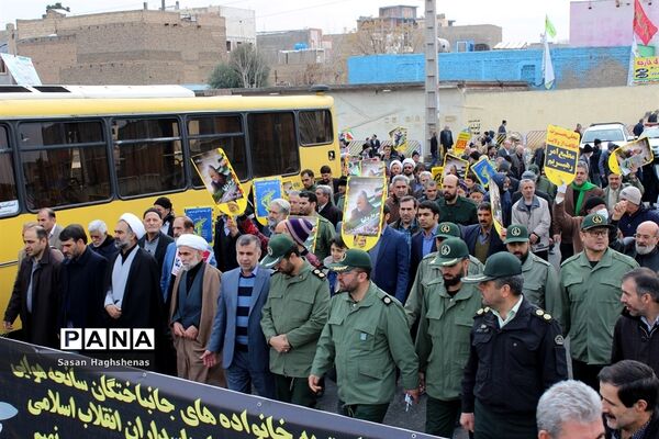 راهپیمایی مردم اسلامشهردرحمایت ازسپاه پاسداران و ادای احترام به جان باختگان سانحه هوایی