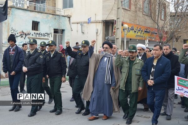 حضور مردم  فیروزکوه درراهپیمایی دفاع از ولایت فقیه و تکریم شهدای مقاومت