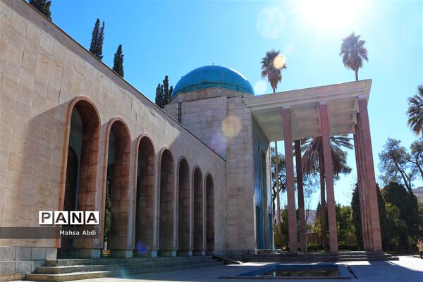 آرامگاه سلطان ملک سخن، سعدی شیرازی