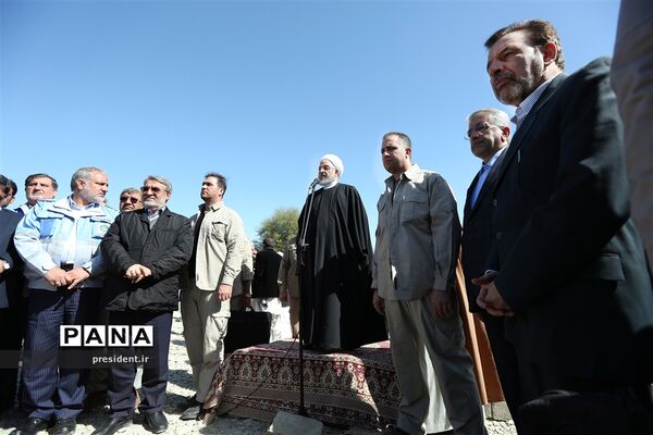 بازدید حسن روحانی از مناطق سیل زده استان سیستان و بلوچستان