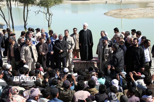 بازدید حسن روحانی از مناطق سیل زده استان سیستان و بلوچستان
