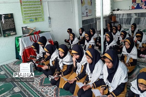 مراسم یادبود سردار سلیمانی در مدرسه شاهد ٢ ملایر