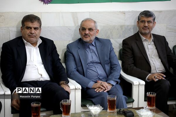 بازدید سرزده وزیر آموزش و پرورش از دبستان پسرانه چنگیزپور در منطقه 16 تهران