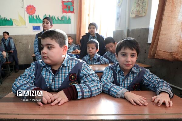 بازدید سرزده وزیر آموزش و پرورش از دبستان پسرانه چنگیزپور در منطقه 16 تهران