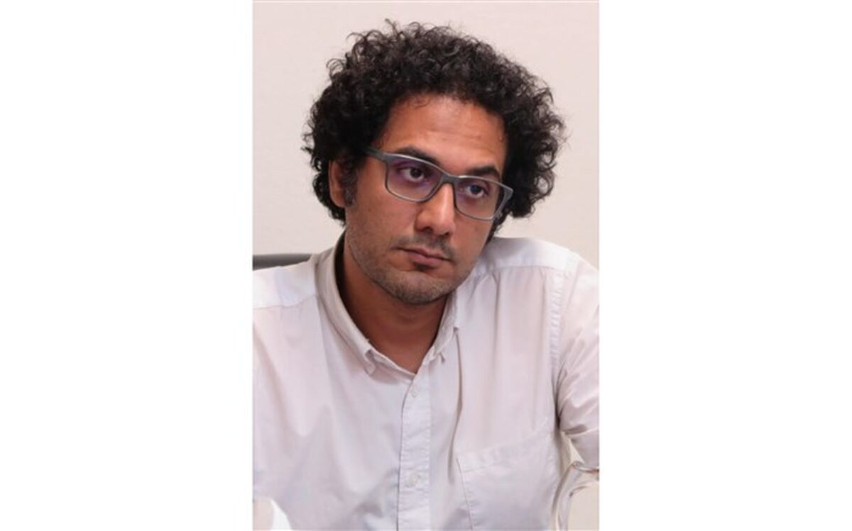 امین عظیمی از تئاترشهر رفت