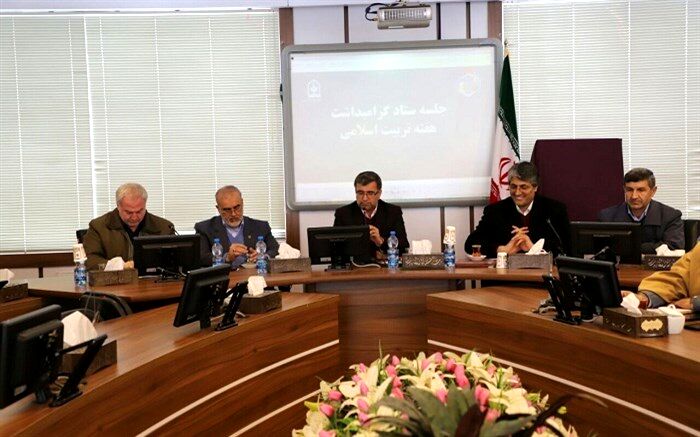 گسترش و تعمیق ارزش های انقلاب اسلامی  از مهمترین اهداف تاسیس  نهاد امور تربیتی است
