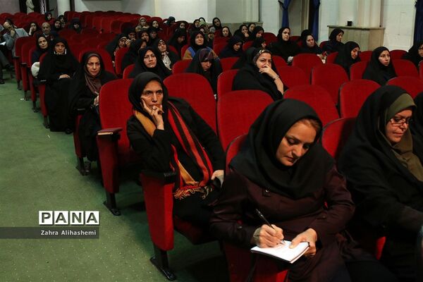 همایش آموزشی-توجیهی ناظران و ارزیابان پایگاه‌های تغذیه سالم شهر تهران