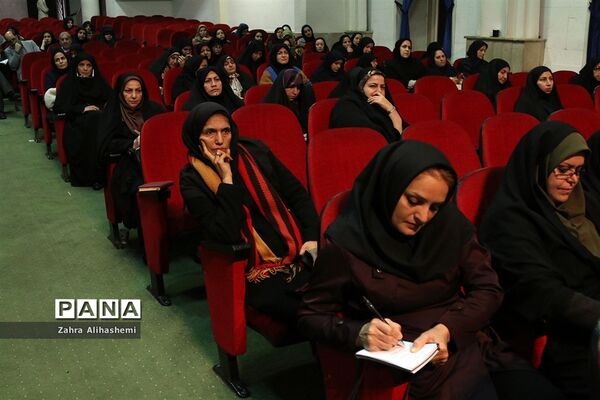 همایش آموزشی-توجیهی ناظران و ارزیابان پایگاه‌های تغذیه سالم شهر تهران