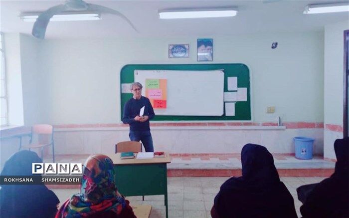 برگزاری کارگاه داستان نویسی دبیران ادبیات فارسی دوره دوم  متوسطه شهرستان امیدیه