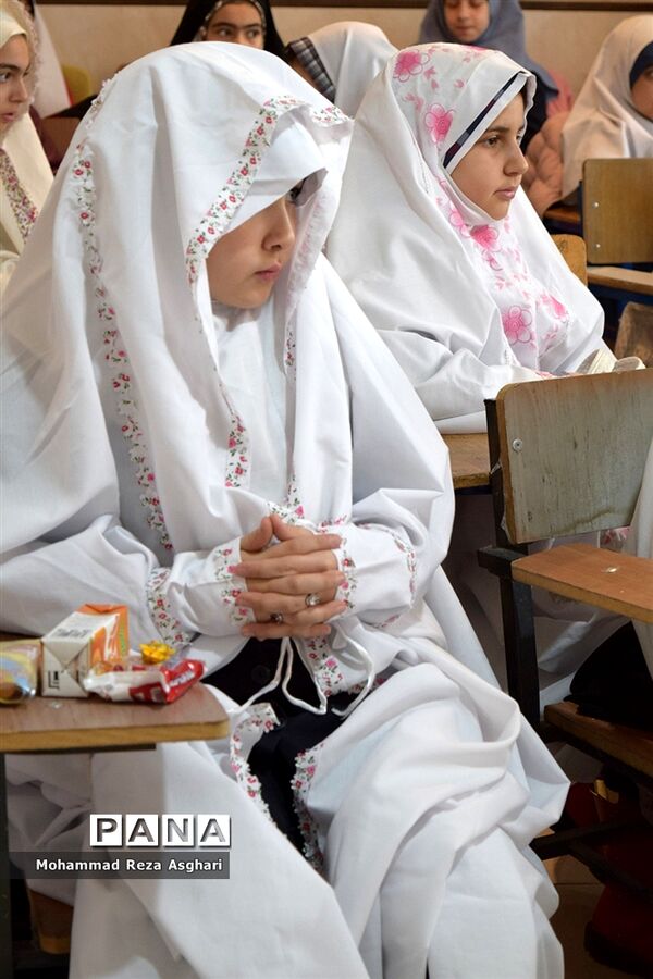 مسابقات قرآن و عترت و نماز دانش آموزان مقطع ابتدایی منطقه 14