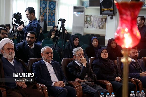 مراسم یادبود دانش‌ پژوهان المپیادی درسقوط هواپیمای اوکراینی