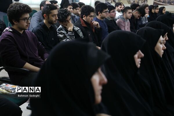 مراسم یادبود دانش‌ پژوهان المپیادی درسقوط هواپیمای اوکراینی
