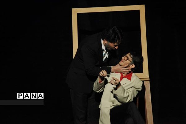 اجرای نمایش «خرس»