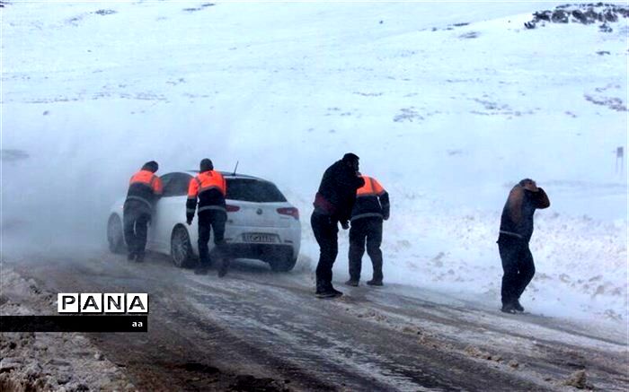برف‌روبی ۲هزار و ۷۶۵ کیلومتر از جاده های لرستان