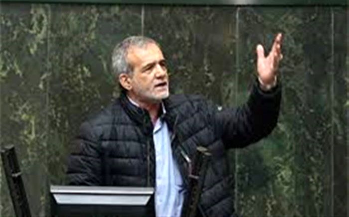 پزشکیان در نطق میان دستور:مردم اگر در صحنه باشند آمریکا هیچ غلطی نمی تواند بکند