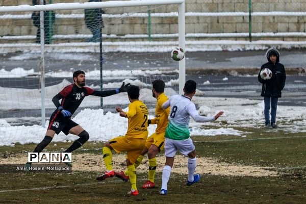 دیدار تیم های فوتبال نود ارومیه و آلومینیوم اراک
