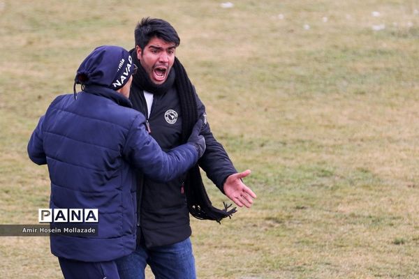 دیدار تیم های فوتبال نود ارومیه و آلومینیوم اراک