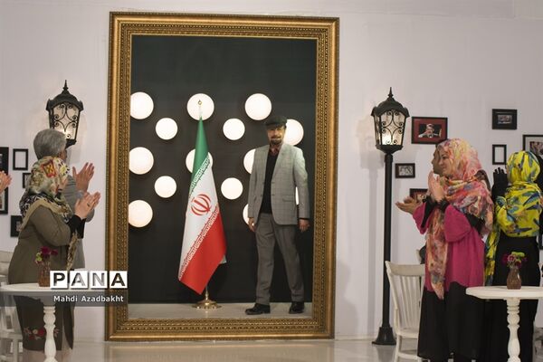 برنامه تلویزیونی چهل تیکه