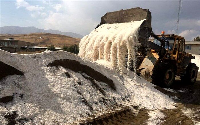 دپوی ۱۶۰۰ تن نمک و ماسه در راهدارخانه‌های بوکان