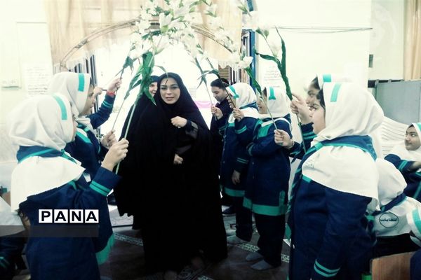 سیل مهربانی همکلاسی ها در گلستان